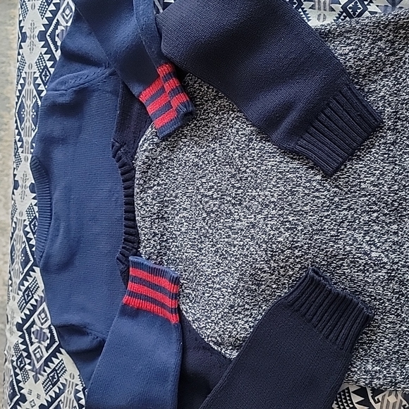 GAP Kids Little Boys Sweaters Lot of Two (2) - Picture 8 of 8